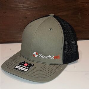 🔥‼️BRAND NEW Southland Gray and Black Trucker Hat‼️🔥